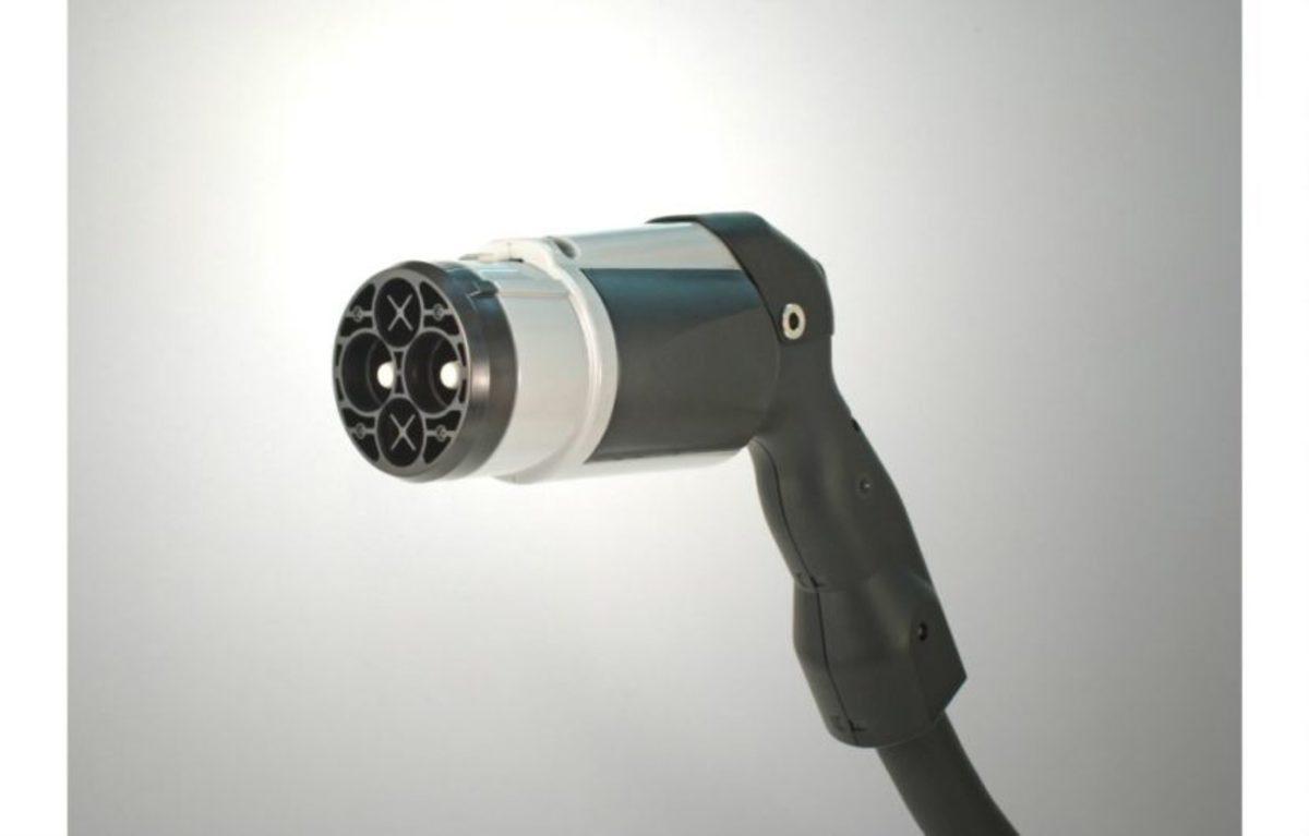 Elektrikli Otomobillerin Birbirinden İlginç Şarj Adaptörleri