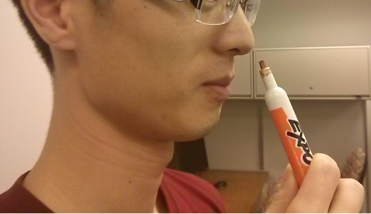 Bazı İnsanlar Benzin Kokusunu Neden Çok Sever?