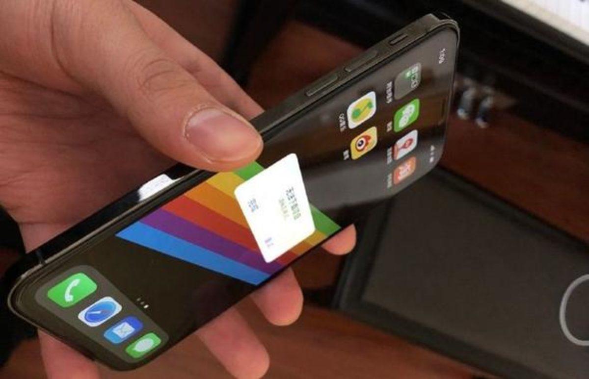 Apple’ın Çok Konuşulan Küçük iPhone’unun Görüntüleri Meydana Çıktı