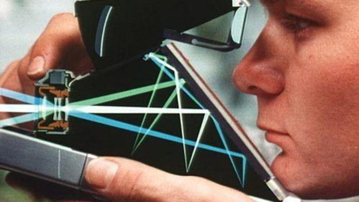 Polaroid Fotoğraf Makineleri Görüntüyü Kağıda Nasıl Basıyor?