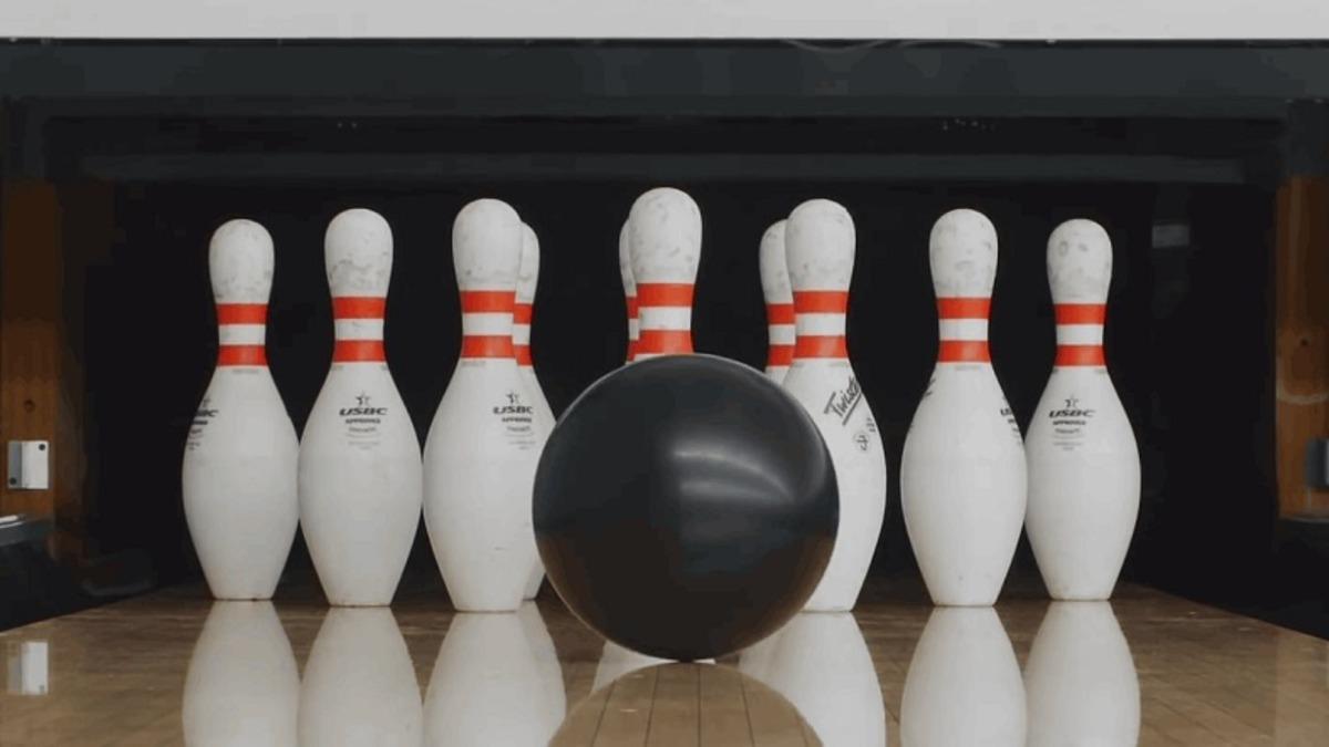 Eski NASA Mühendisi, Tüm Labutları Devirme Garantili Bowling Topu Geliştirdi (Video)