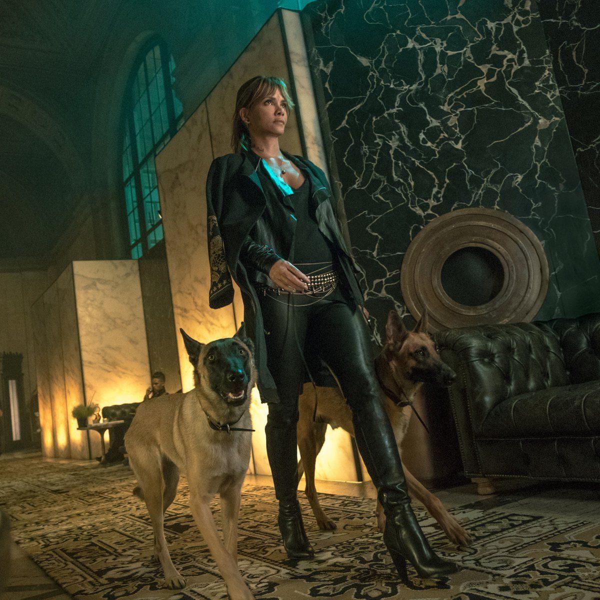 John Wick 3’ten Hareketli Poster Geldi, Filmin Adı Resmen Belli Oldu