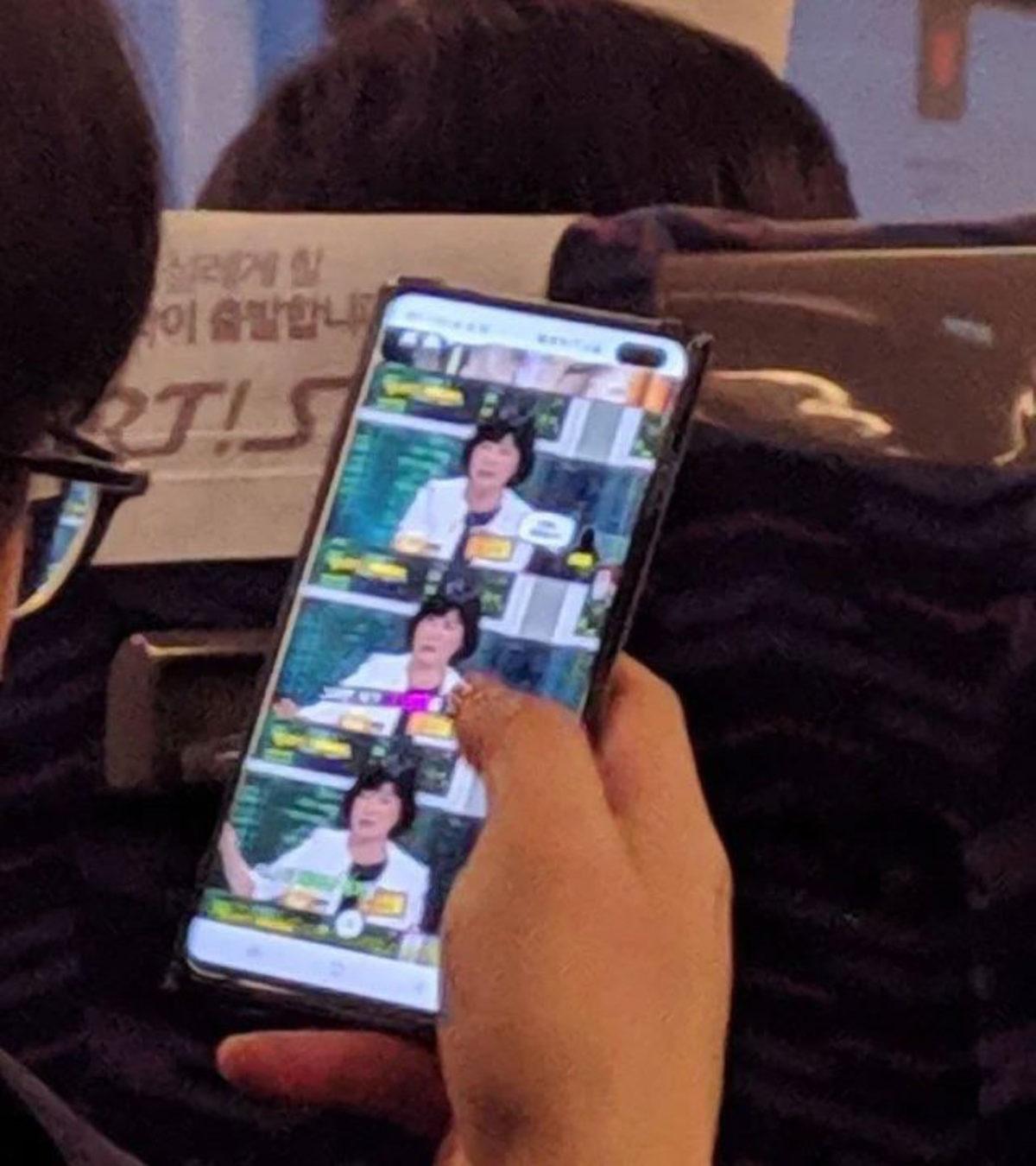 Samsung Galaxy S10+, Kanlı Canlı Çalışırken Görüntülendi