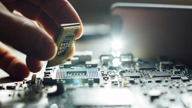 Teknoloji Bakanı, Yüksek Teknoloji Ar-Ge Çalışmalarının Nasıl Destekleneceğini Açıkladı