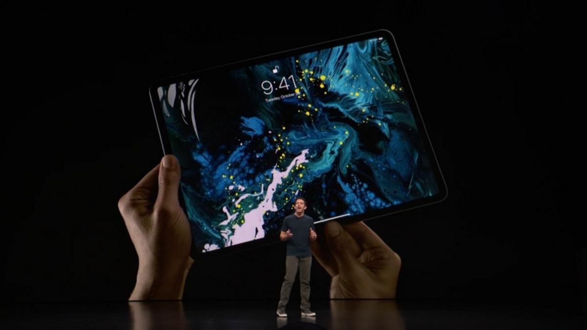 Apple’ın Yeni iPad Pro Reklamları, Ofiste Nasıl Bir Yıldız Olabileceğinizi Gösteriyor (Video)