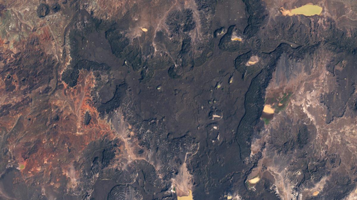 Dünyada Bulunan Dağların ve Volkanların Uzaydan Çekilmiş 35 Muhteşem Fotoğrafı