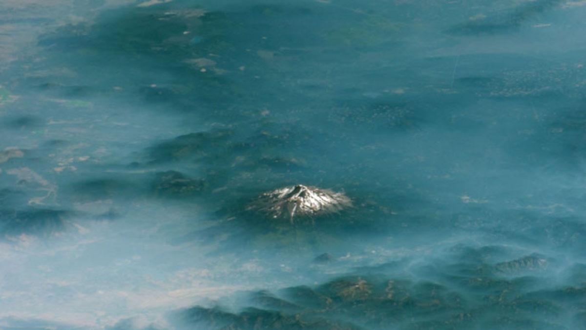 Dünyada Bulunan Dağların ve Volkanların Uzaydan Çekilmiş 35 Muhteşem Fotoğrafı