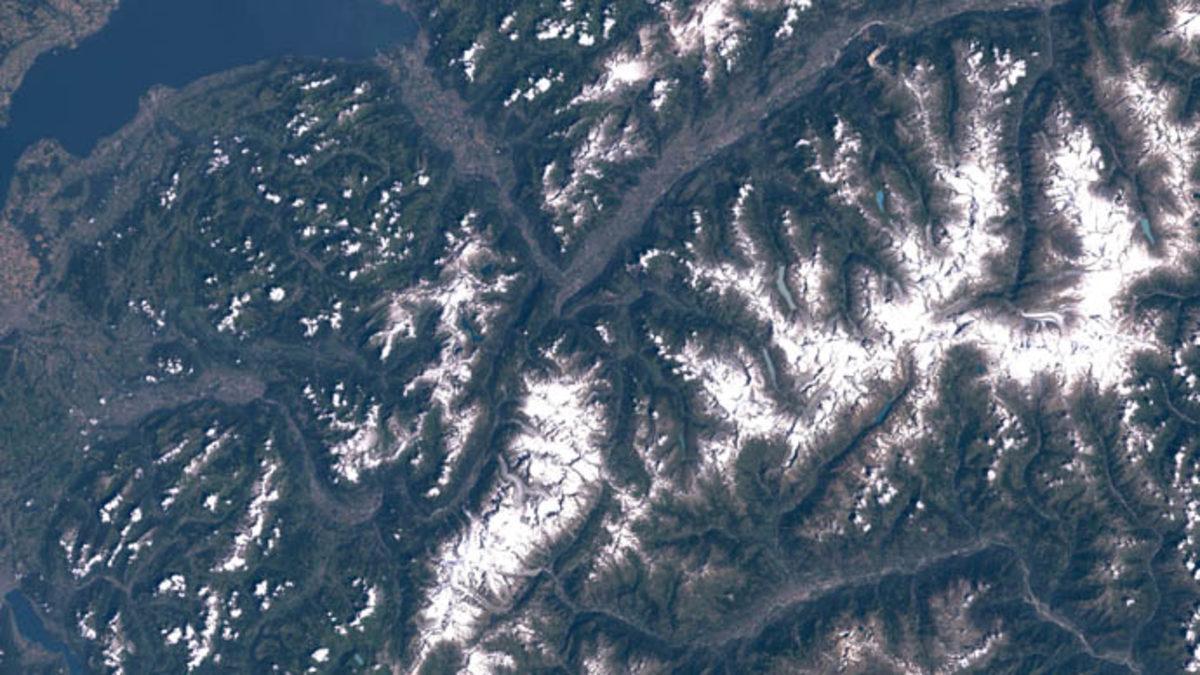 Dünyada Bulunan Dağların ve Volkanların Uzaydan Çekilmiş 35 Muhteşem Fotoğrafı