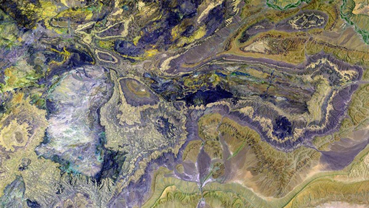 Dünyada Bulunan Dağların ve Volkanların Uzaydan Çekilmiş 35 Muhteşem Fotoğrafı