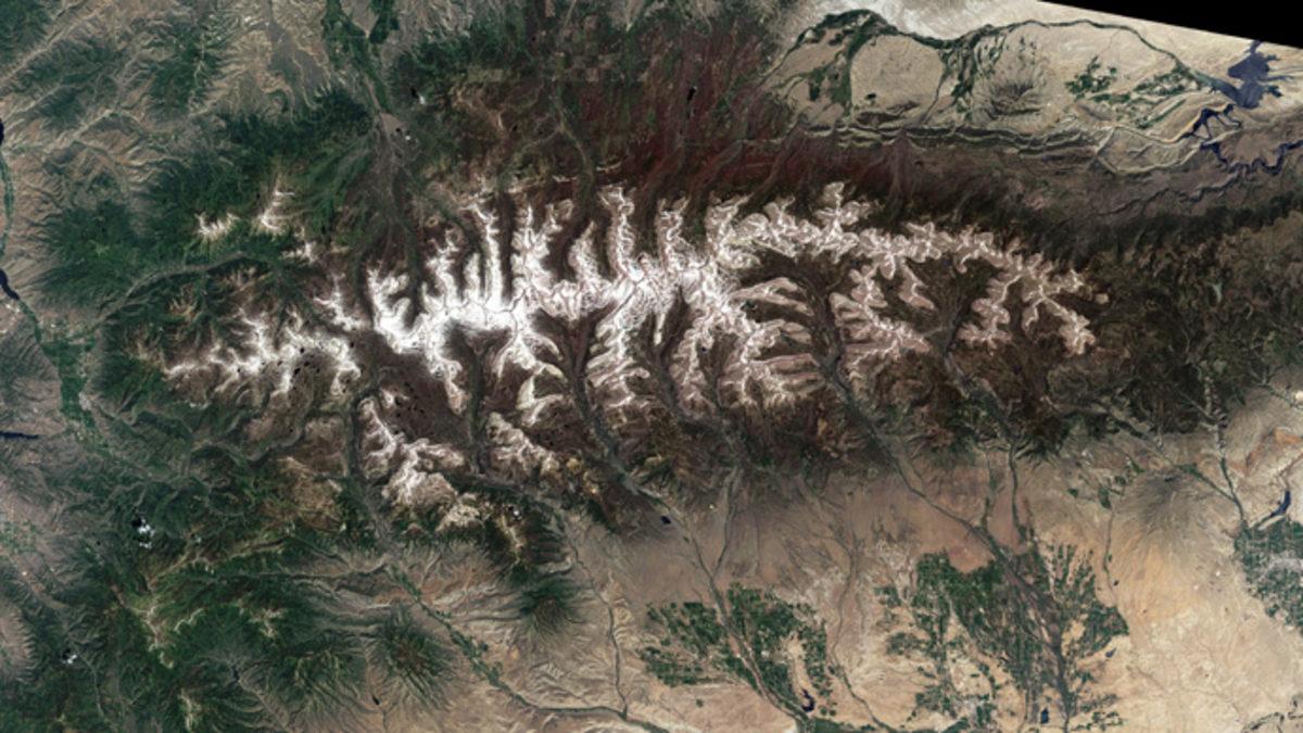 Dünyada Bulunan Dağların ve Volkanların Uzaydan Çekilmiş 35 Muhteşem Fotoğrafı