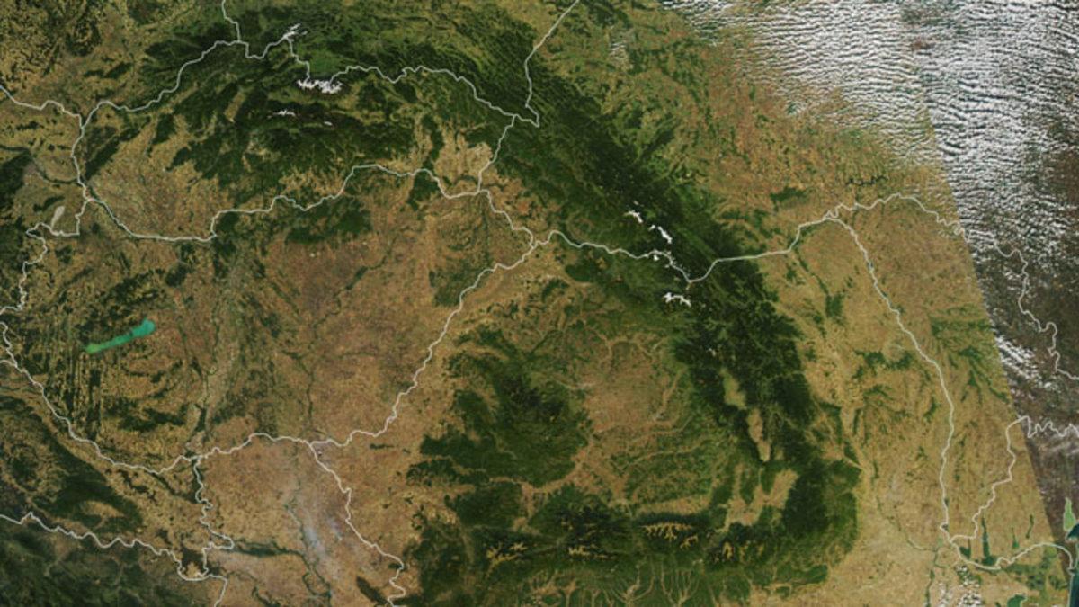 Dünyada Bulunan Dağların ve Volkanların Uzaydan Çekilmiş 35 Muhteşem Fotoğrafı