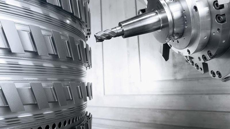 Bir YouTube Kanalı, Bozuk iPhone 7’yi CNC Makinesi İle Tamir Etti (Video)