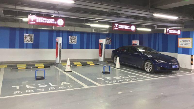 Tesla’nın Yeni Supercharger’larına Tesla Dışında Başka Araçlar Nasıl Giremiyorlar?