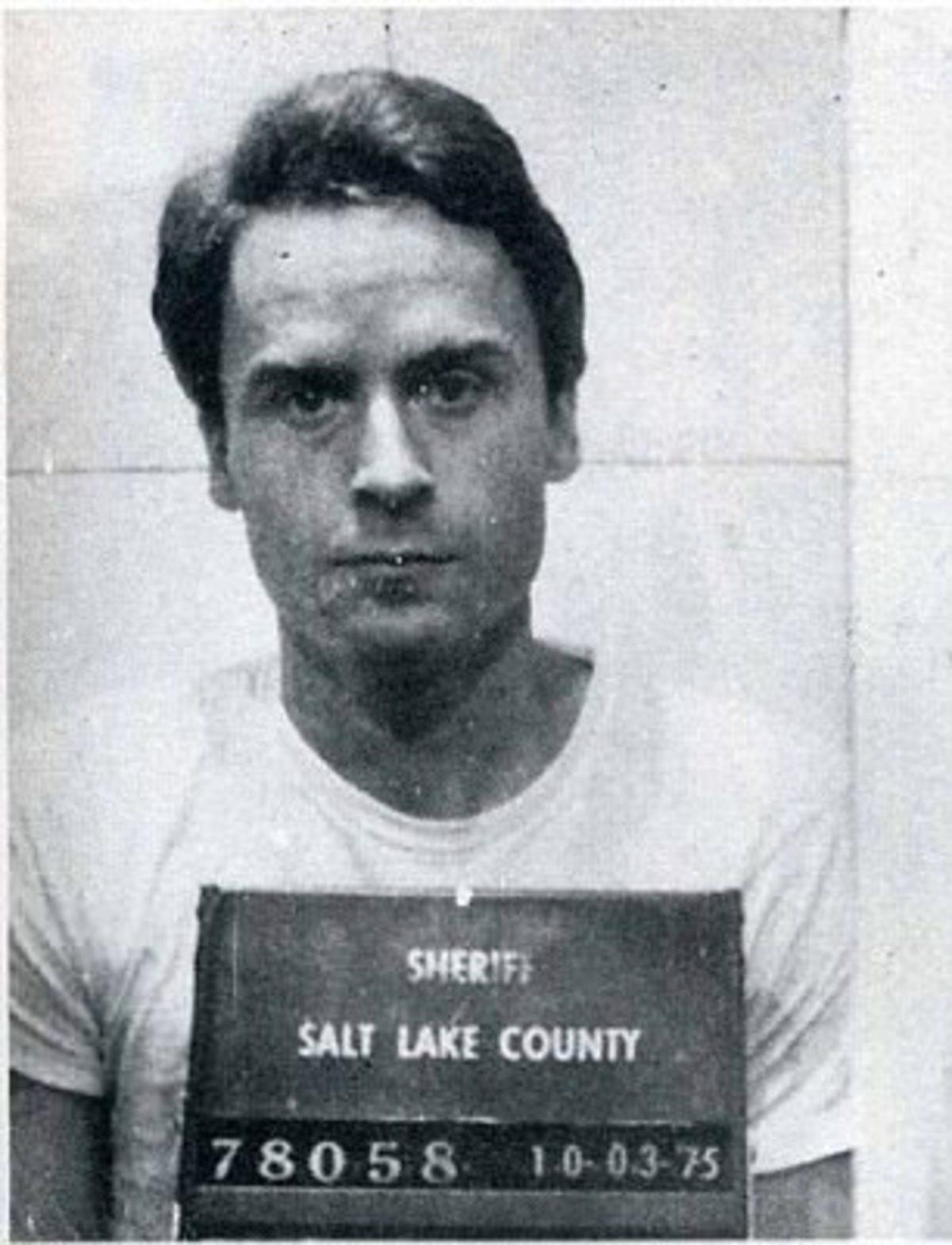 Netflix’in Dört Bölümlük Ted Bundy Belgeseli Tüylerinizi Ürpertecek