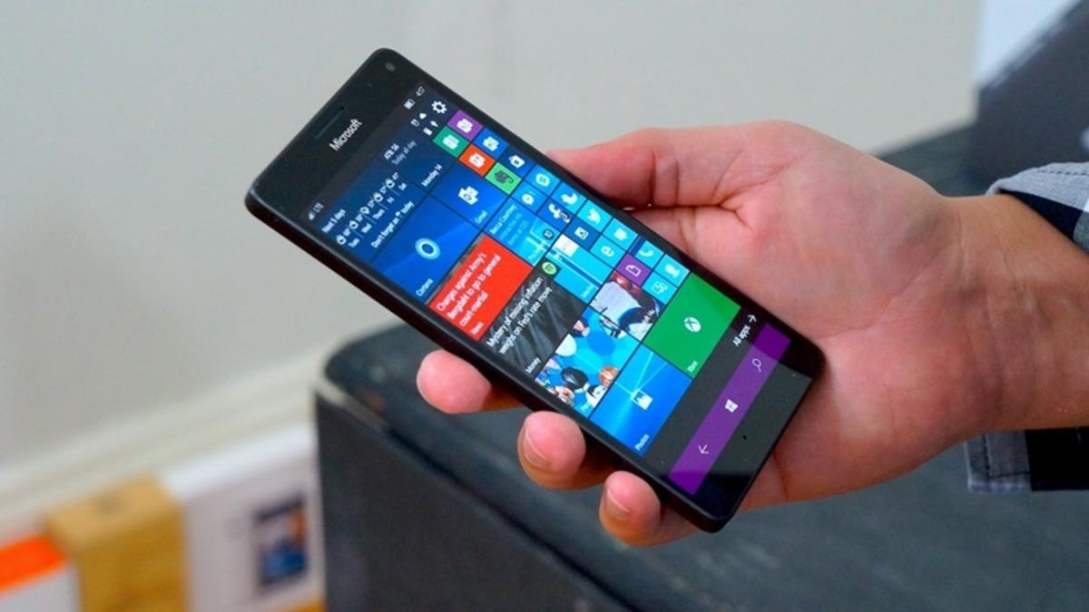 Windows 10’un Tam Sürümü Yüklenen Microsoft Lumia 950 XL ile Fallout Oynadılar (Video)