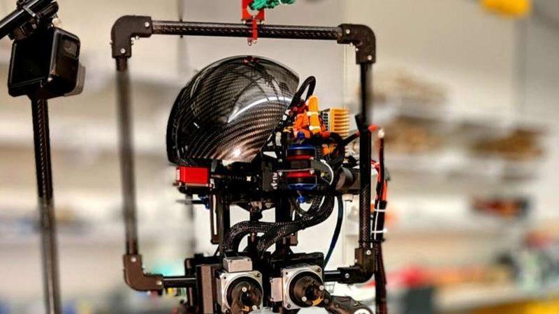 Bilim İnsanları, Uçma ve Yürüme Yeteneğine Sahip Bir Robot Geliştirdi