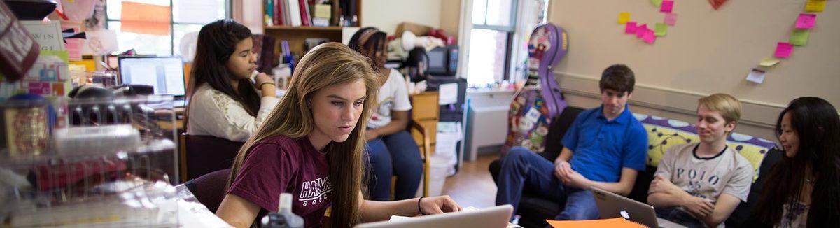 Birbirinden Kaliteli, Ücretsiz ve Sertifikalı 6 Online Eğitim Platformu (Harvard ve ODTÜ İçerir)