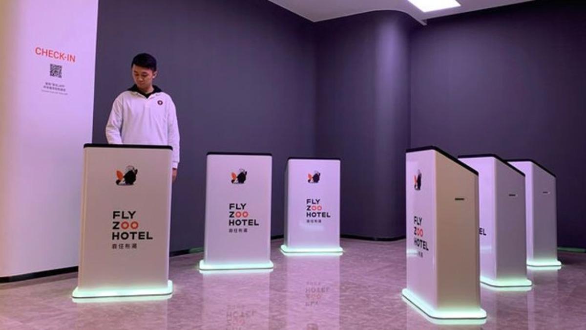 Alibaba, Uzay Gemisine Benzeyen, Robotların Çalıştığı Otelini Açtı