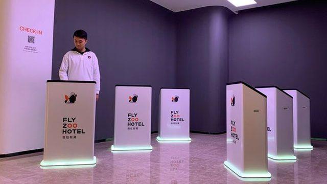 Alibaba, Uzay Gemisine Benzeyen, Robotların Çalıştığı Otelini Açtı