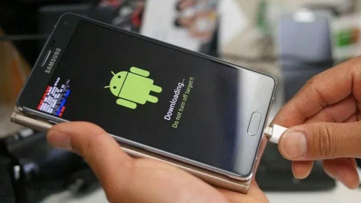 Android’de Çıkan ‘Downloading do not turn off target’ Ekranı Nedir? İşte Çözümü