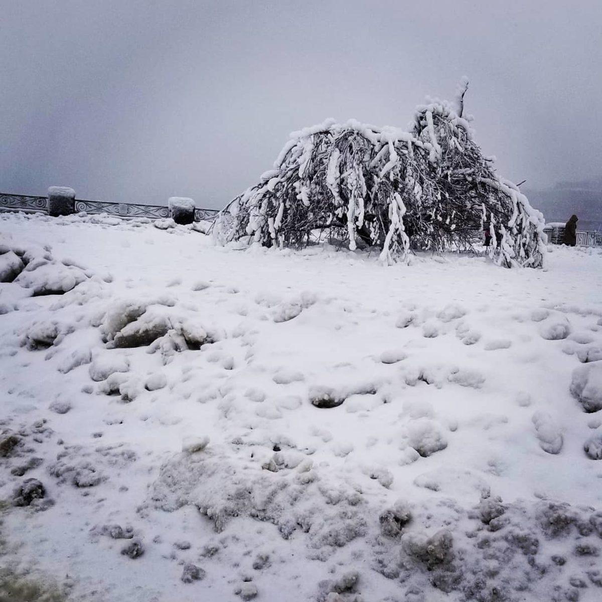 Buz Tutan Niagara Şelalesi’nden Disney Filmlerini Andıran Görüntüler