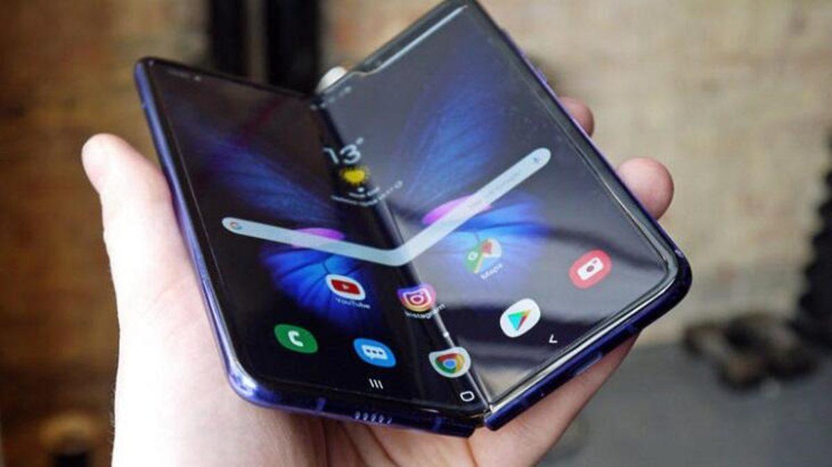 Samsung'un Belalı Katlanabilir Telefonu Galaxy Fold İncelemesi (Bize Katlanabilecek mi?)