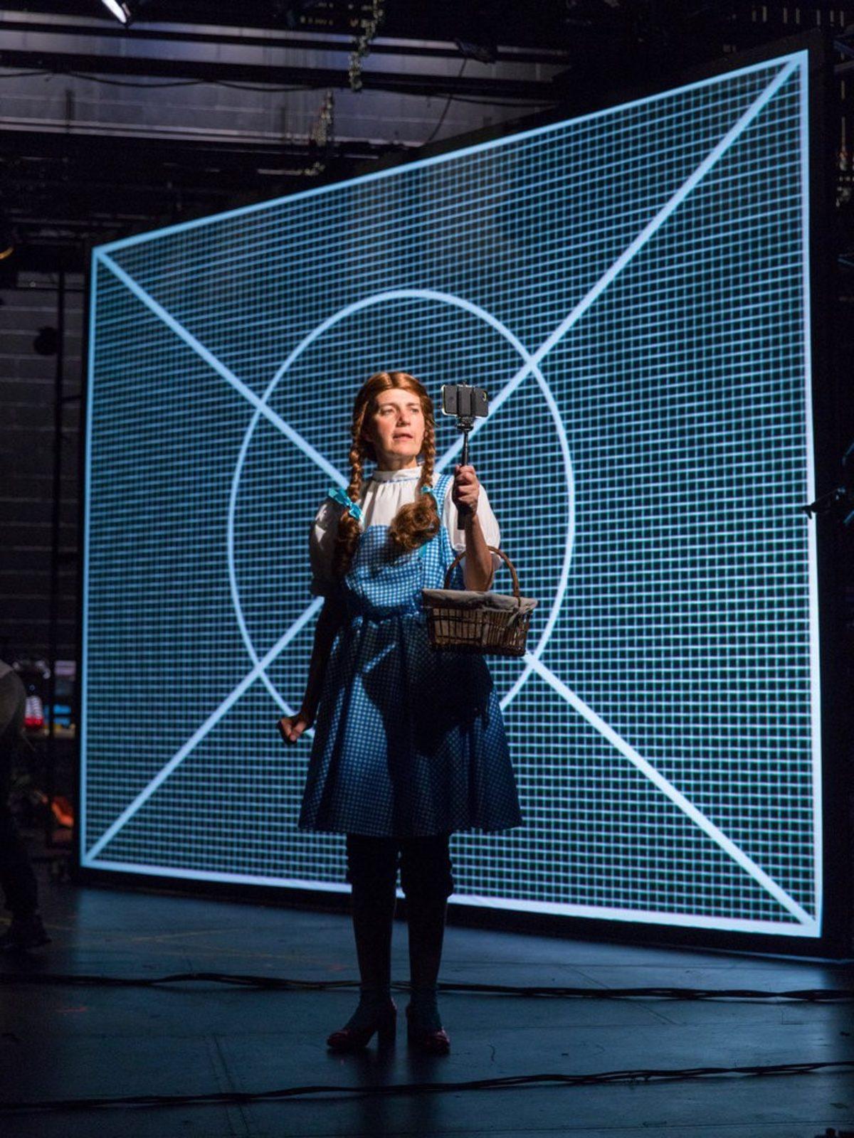 Geleneksel Tiyatroyu Ciddi Şekilde Değiştiren 5 Teknoloji