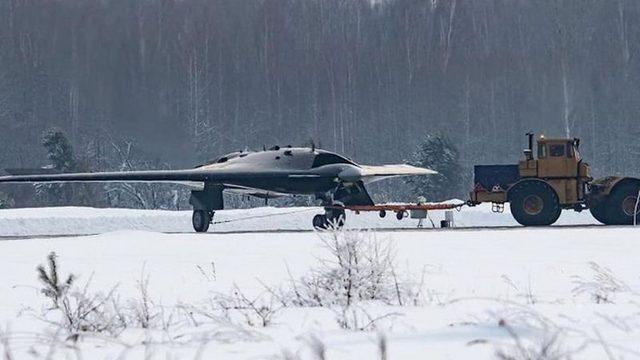 Rusya’ya Ait İnsansız Hava Aracı S-70 Avcı’nın İlk Görüntüleri İnternette Yayınlandı