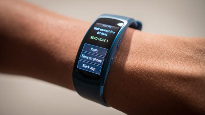 Samsung, Fitness Odaklı Yeni Galaxy Fit Bileklik ve Kulaklığını Tanıtacak