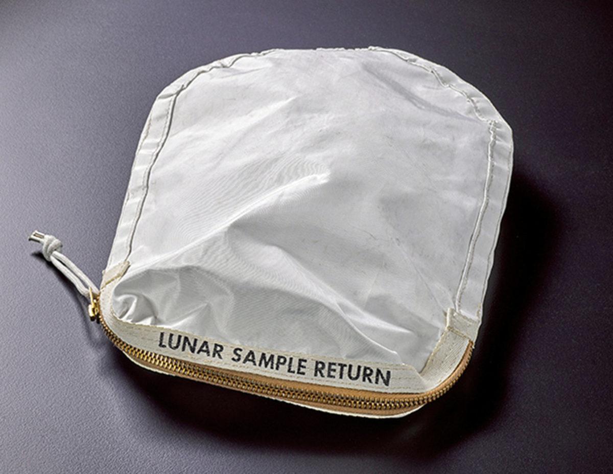 NASA, Ay’dan Materyaller Getirilen Torbanın Sahibi Tarafından Dava Edildi