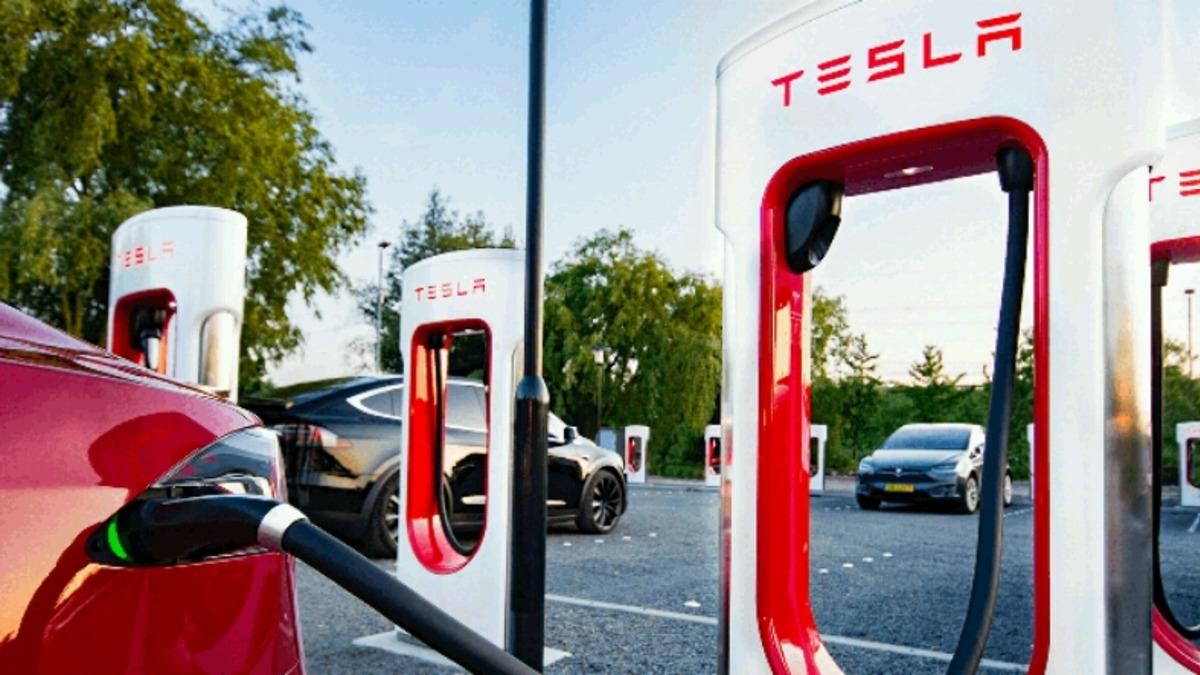 Tesla’nın Supercharger Adlı Şarj Noktaları Saldırıya Uğruyor