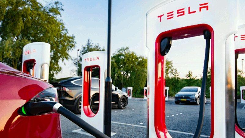 Tesla’nın Supercharger Adlı Şarj Noktaları Saldırıya Uğruyor
