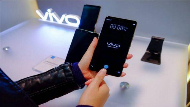 Vivo V15 Pro, Açılabilir Selfie Kamerası Ve Üçlü Arka Kamerayla Karşımızda Olacak