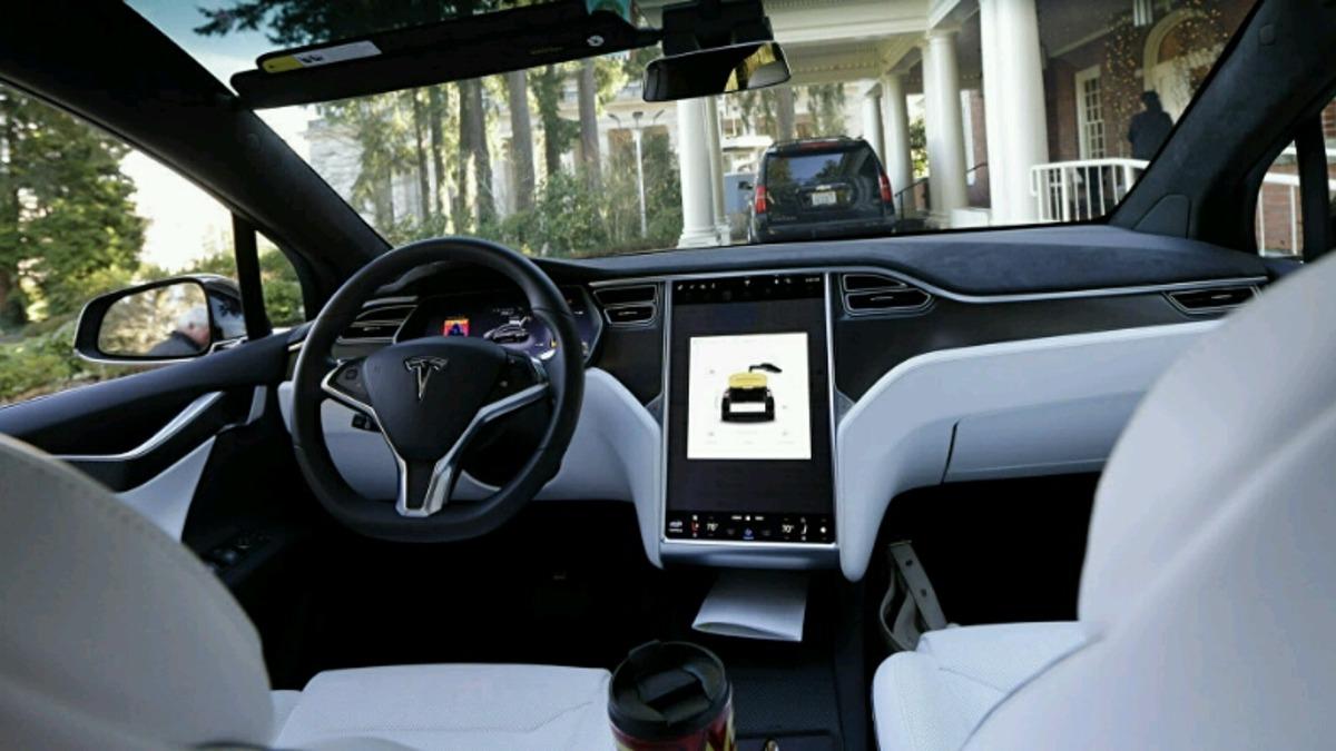 İddia: Tesla Autopilot, İnsan Sürücülere Göre Daha Yeteneksiz