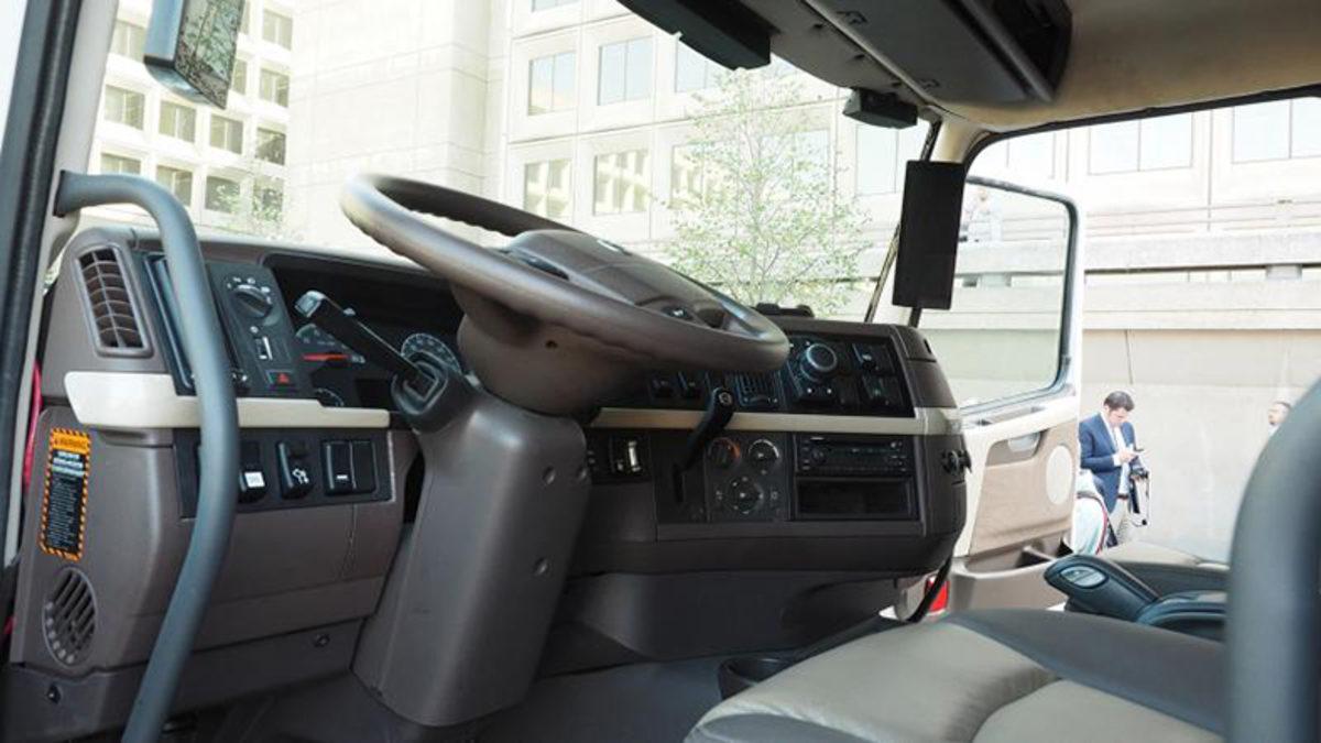 Tasarımlarıyla Uzaydan Gelmiş Hissi Yaratan 7 Tır Konsepti