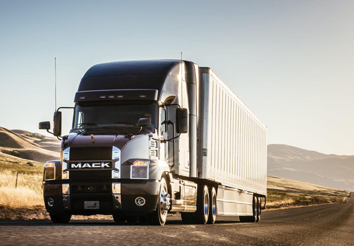 Tasarımlarıyla Uzaydan Gelmiş Hissi Yaratan 7 Tır Konsepti