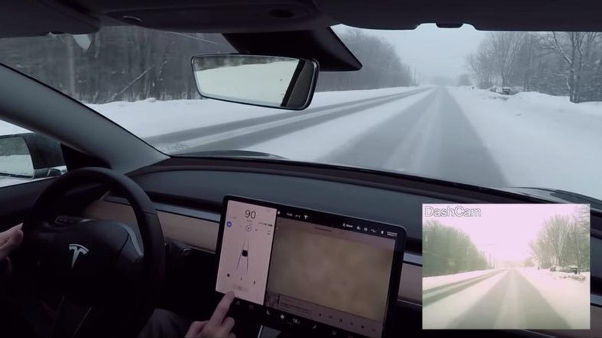 Tesla Otomatik Pilotunun Kar Fırtınası ile İmtihanı (Video)