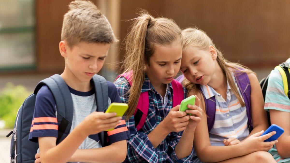 Akıllı Telefonlarla Çok Vakit Geçiren Küçük Çocukların Gelişimlerinin Olumsuz Etkilendiği Ortaya Çıktı