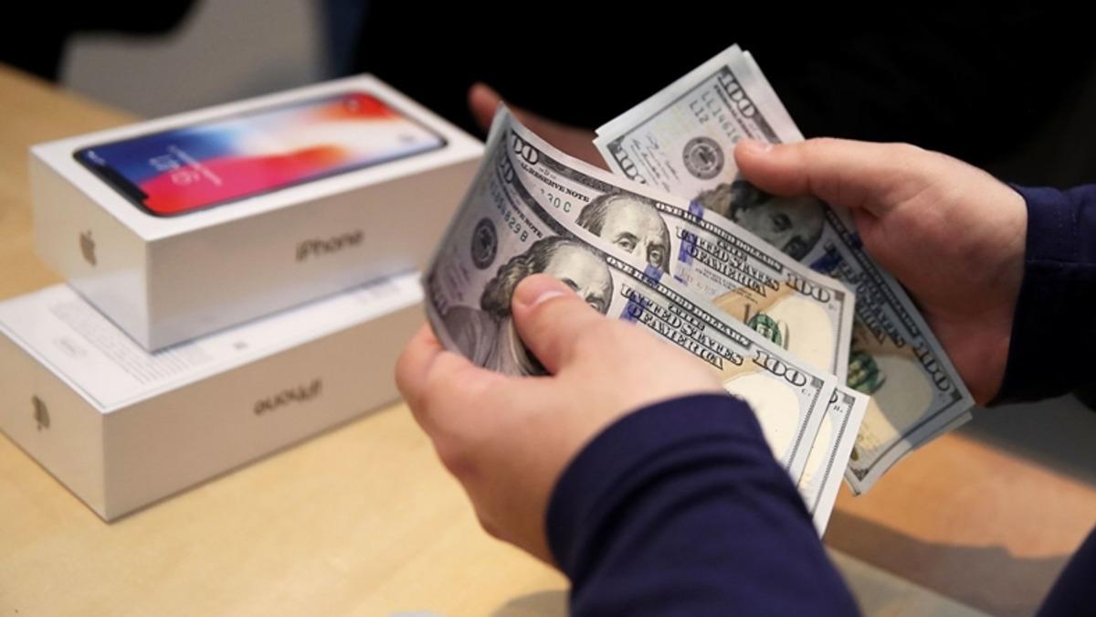 Apple, iPhone Satışlarındaki Gelir Beklentisini Yine Düşürdü