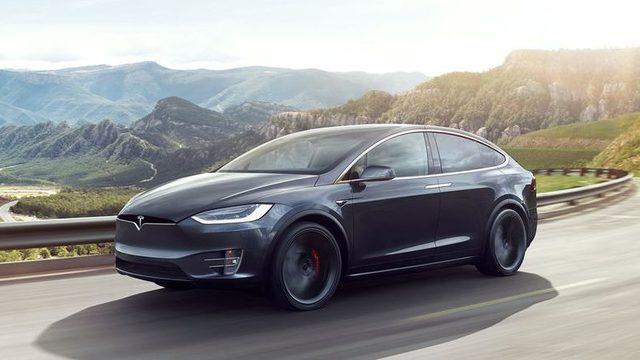 Tesla Otomobilini Otopilot Moduna Alıp Uyuyan Adama Yabancı Basının Tepkisi: Uyan Aptal Herif