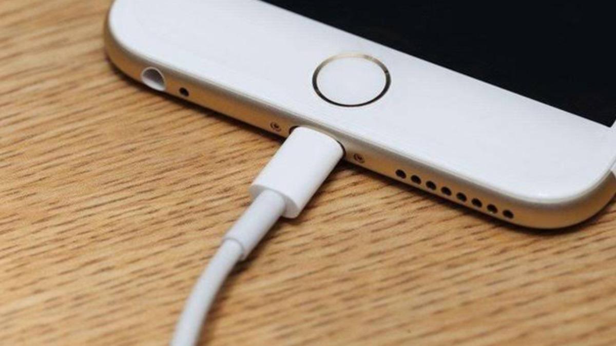 Telefonu Kullanmadığınız Anlarda Şarjı Neden Biter?