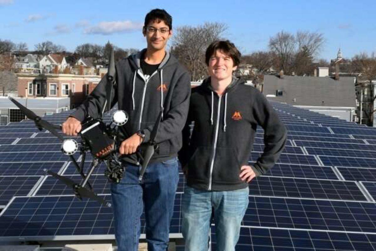 Güneş Enerjisi Tarlalarının Bakımı İçin Akıllı Drone’lar Üretildi