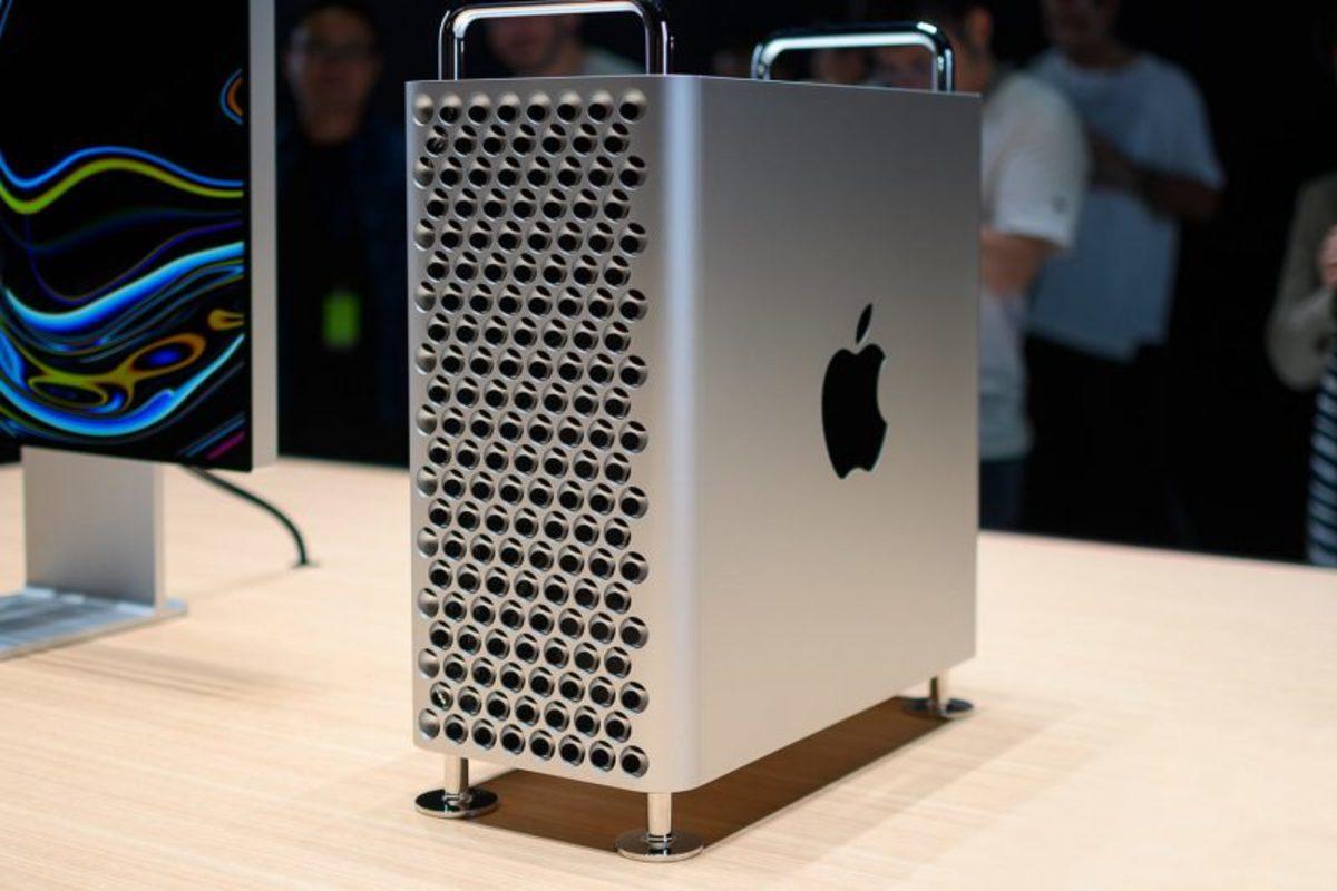 Parçalarına Ayrılan Apple Mac Pro ile Peynir Rendelendi (Video)