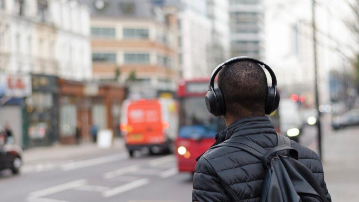 Yayaları Çevredeki Tehlikelere Karşı Uyaran Bir Akıllı Kulaklık Geliştirildi