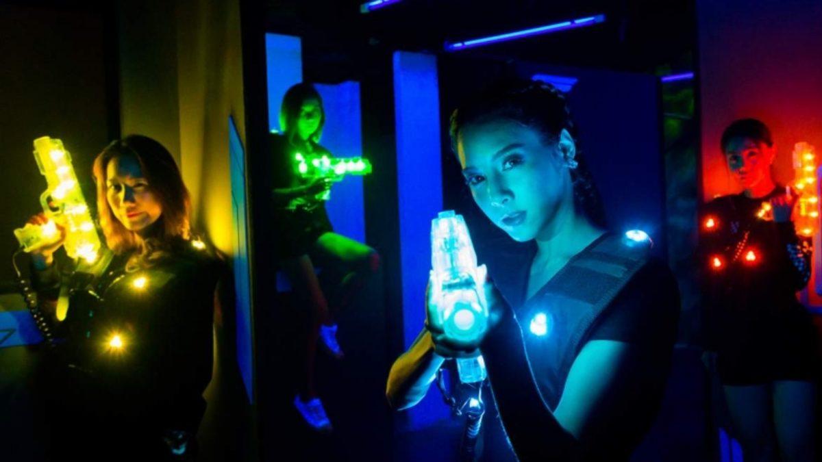 Bir YouTuber, Lazer Silahını Elektrik Silahına Dönüştürdü (Video)