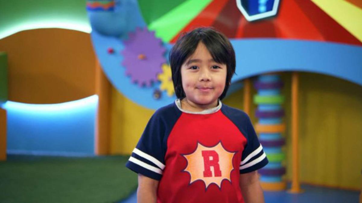 8 Yaşındaki YouTuber’ın Oyuncak Tanıtarak Kazandığı Korkunç Yıllık Gelir