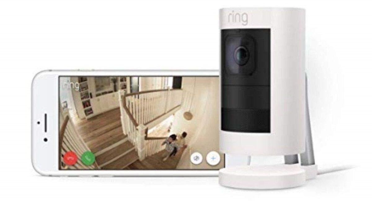 Evindeki Kablosuz Kamerasının Şifresi Kırılan Kadın, Bir Hackerın Tacizine Uğradı