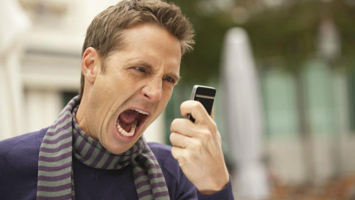 Telefon Görüşmesi Yaparken Sesiniz Neden Yankı Yapar?