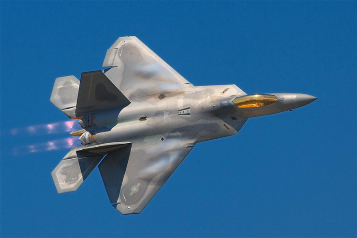 ABD’nin Hiçbir Ülkeye Vermediği Gökyüzündeki Ölüm Makinesi: F-22 Raptor