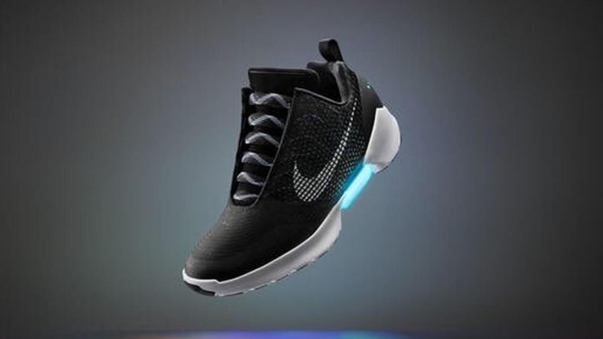 Nike, Kendi Kendini Bağlayabilen Spor Ayakkabısının Daha Ucuz Bir Modelini Piyasaya Sürecek